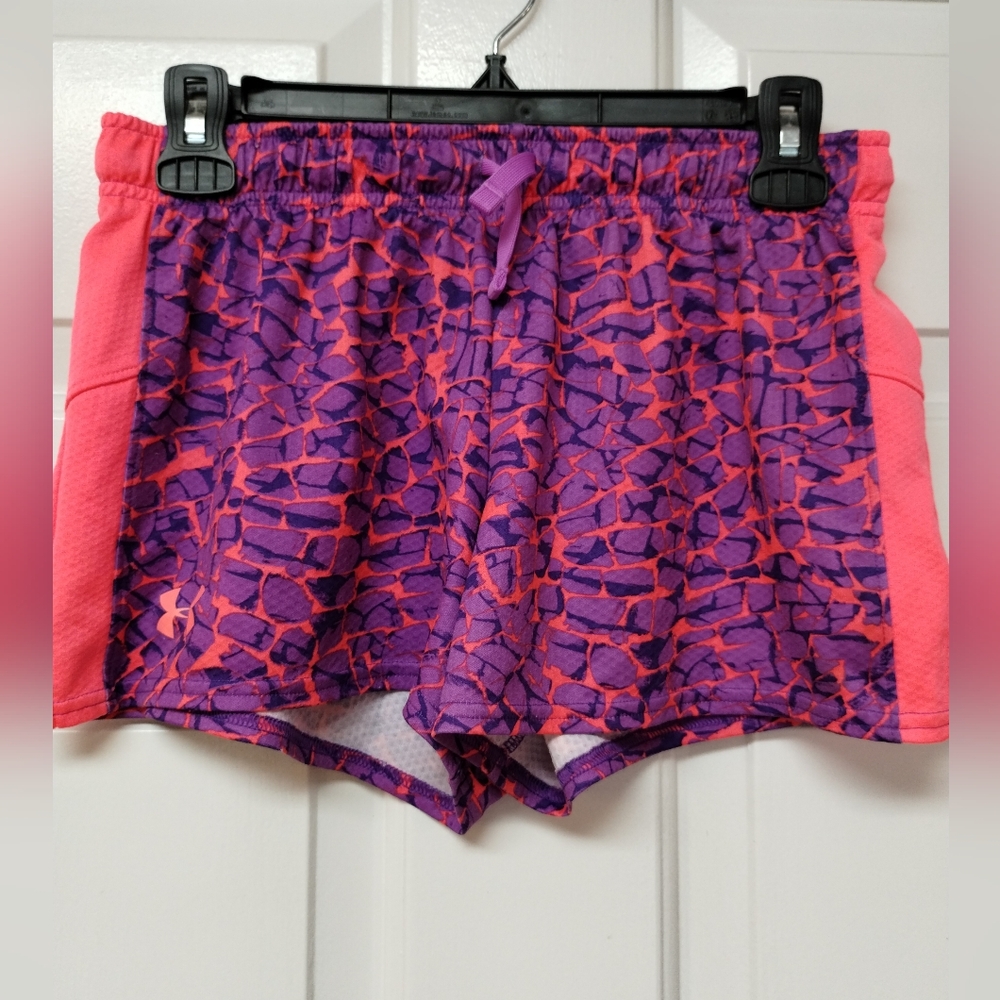 Under Armour Girls' Athletic Shorts.  Sz Y XL